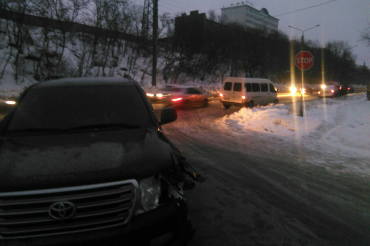 На Салтовке столкнулись Land Cruiser и Sens (фото)