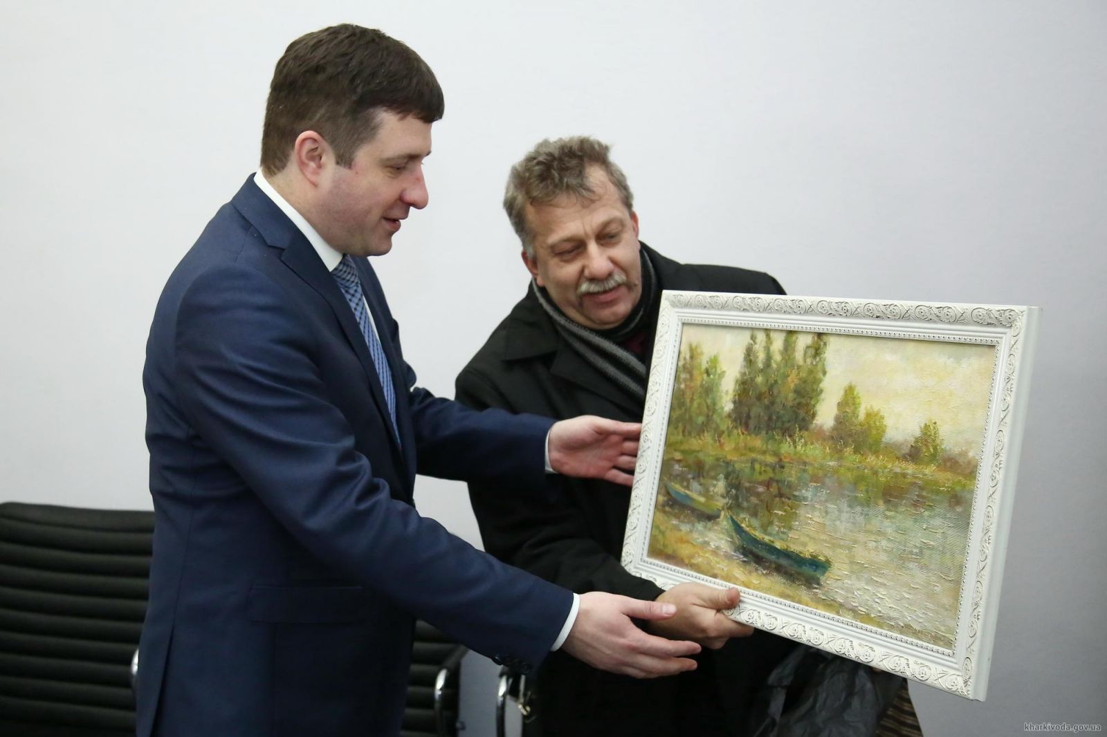 Директор чугуевской школы получил медаль из Нью-Йорка (фото, видео)