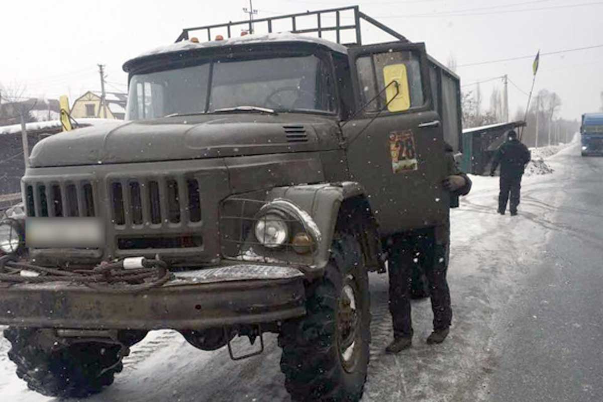 Под Харьковом задержали "ЗИЛ" с досками