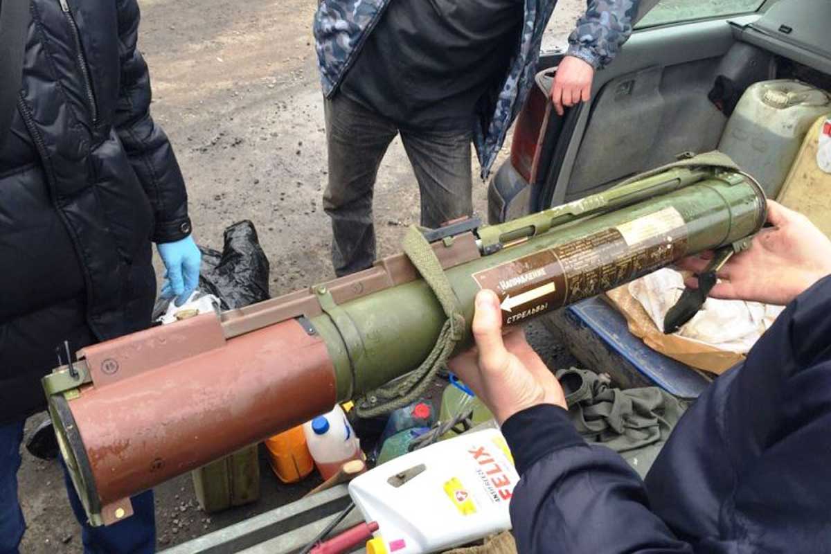 Под Харьковом задержали автомобиль с гранатометом