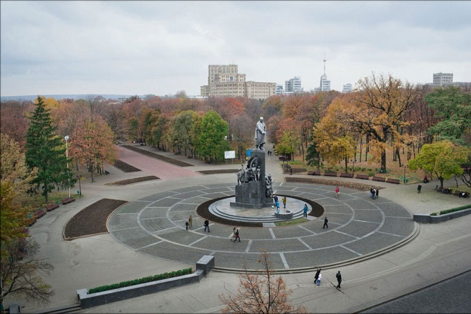 Легенды Харькова. Памятник Кобзарю