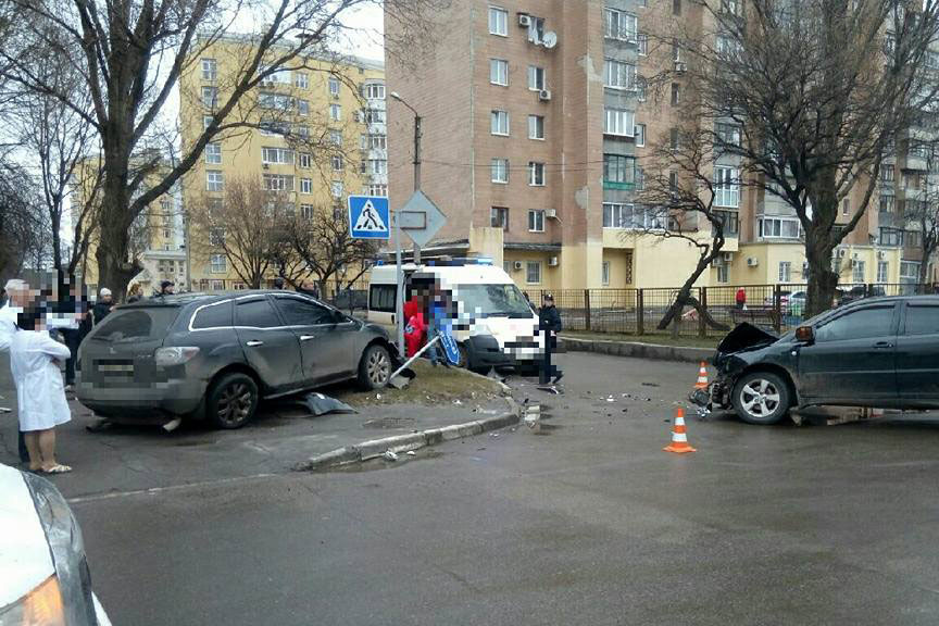 На Холодной горе в ДТП пострадали два человека (фото)