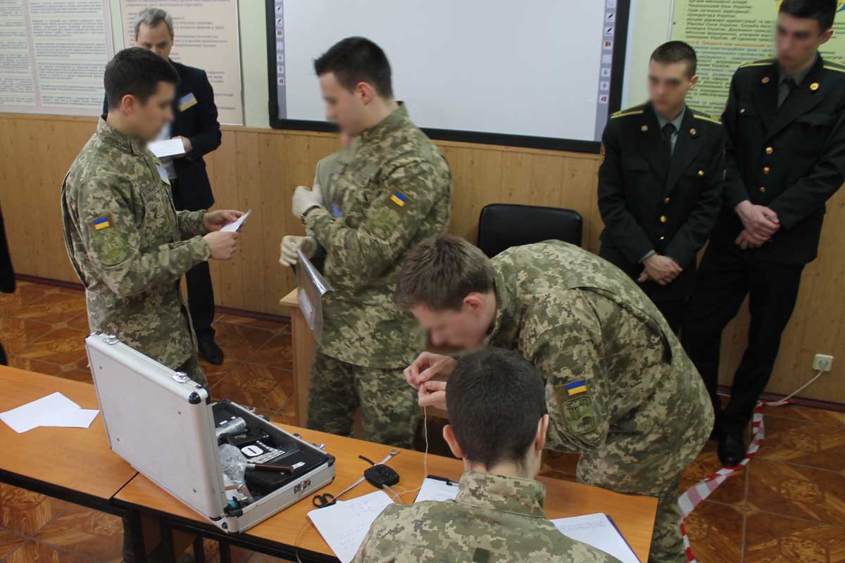 Полицейские соревновались, кто быстрее раскроет преступление