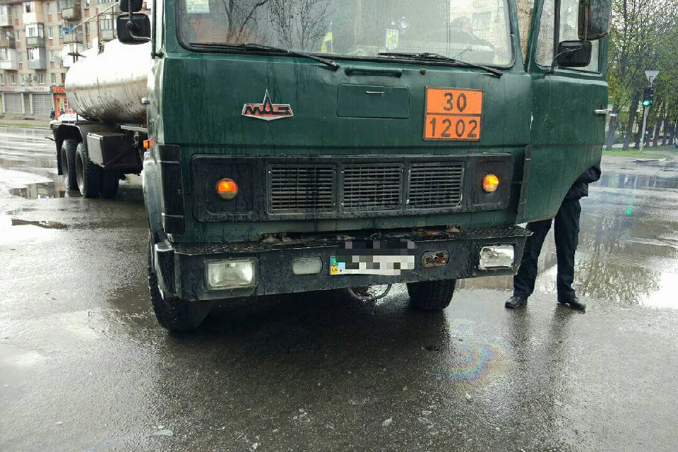 На ХТЗ грузовик врезался в Daewoo (фото)