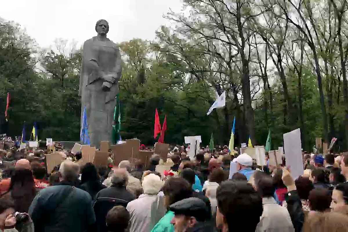На Мемориал пришли 10 тысяч харьковчан