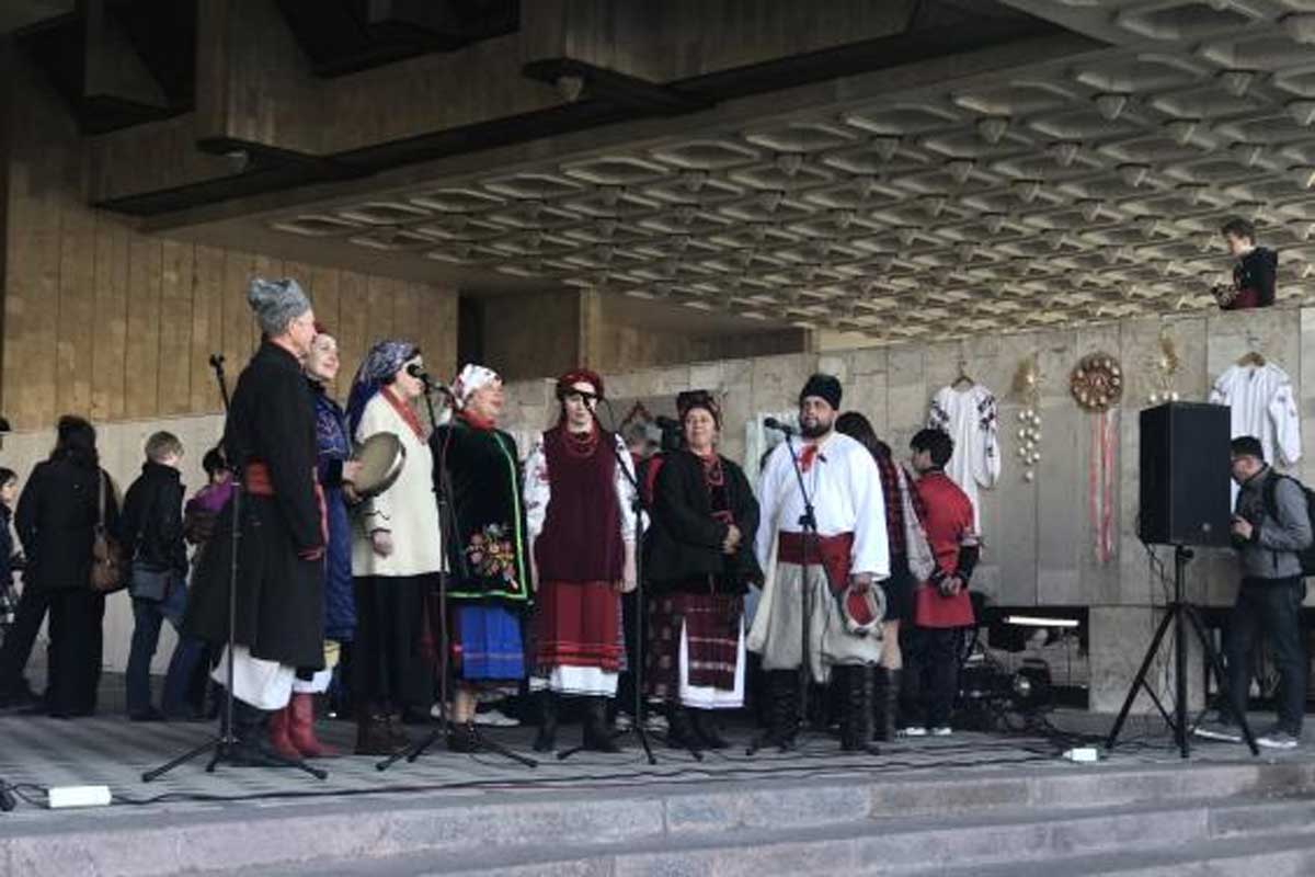 В Харькове прошел арт-парад "Слобожанская вышиванка"