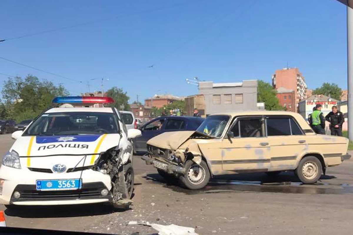 Полицейский Prius опять попал в ДТП (фото, дополнено)
