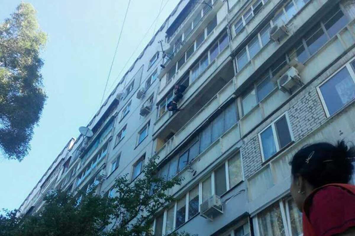 Спасен харьковчанин, который хотел прыгнуть с седьмого этажа