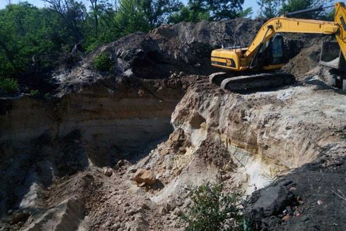 Под Харьковом незаконно добывали песок