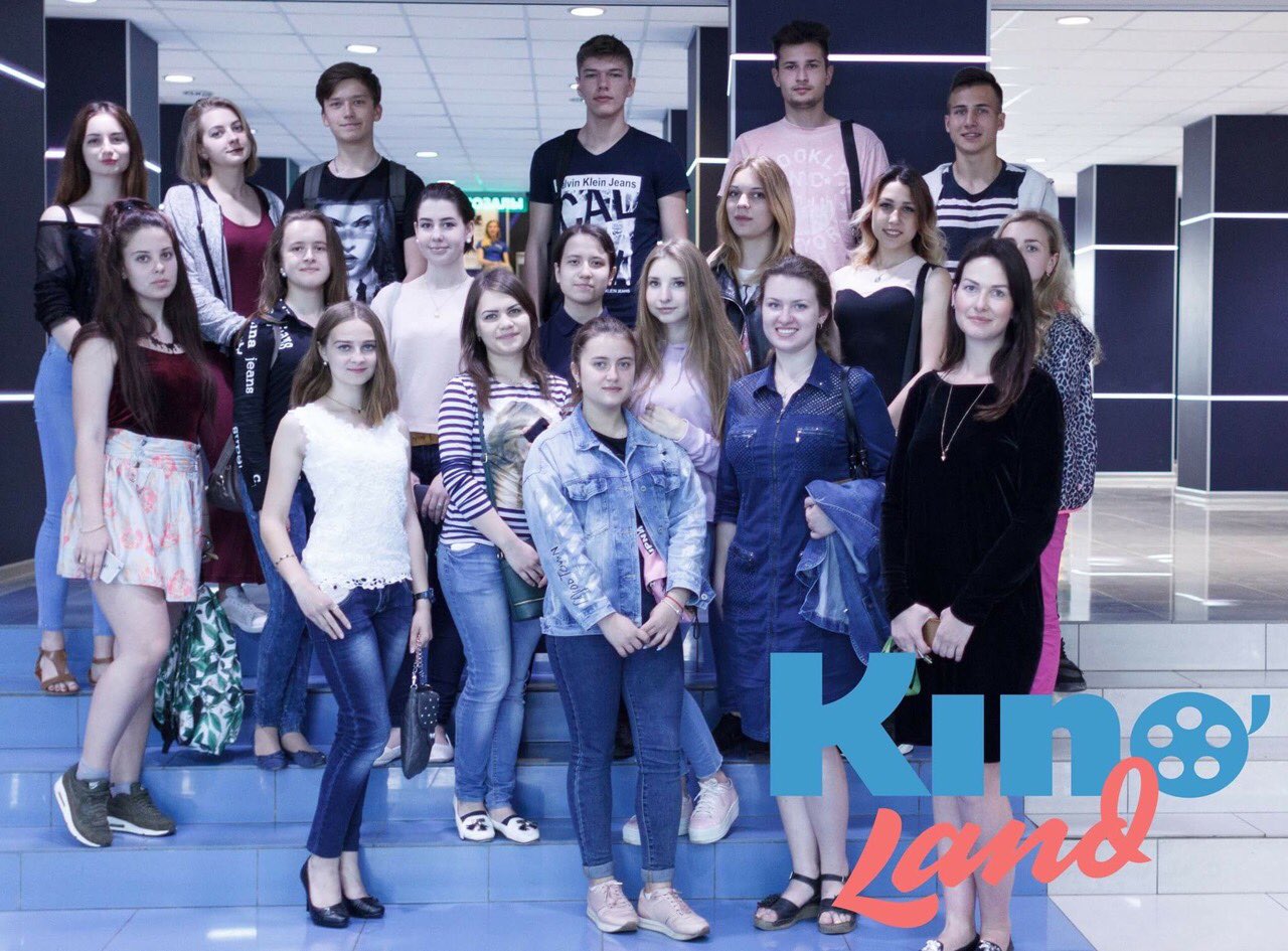 Харьковские студенты посетили кинотеатр "Киев" (фото)