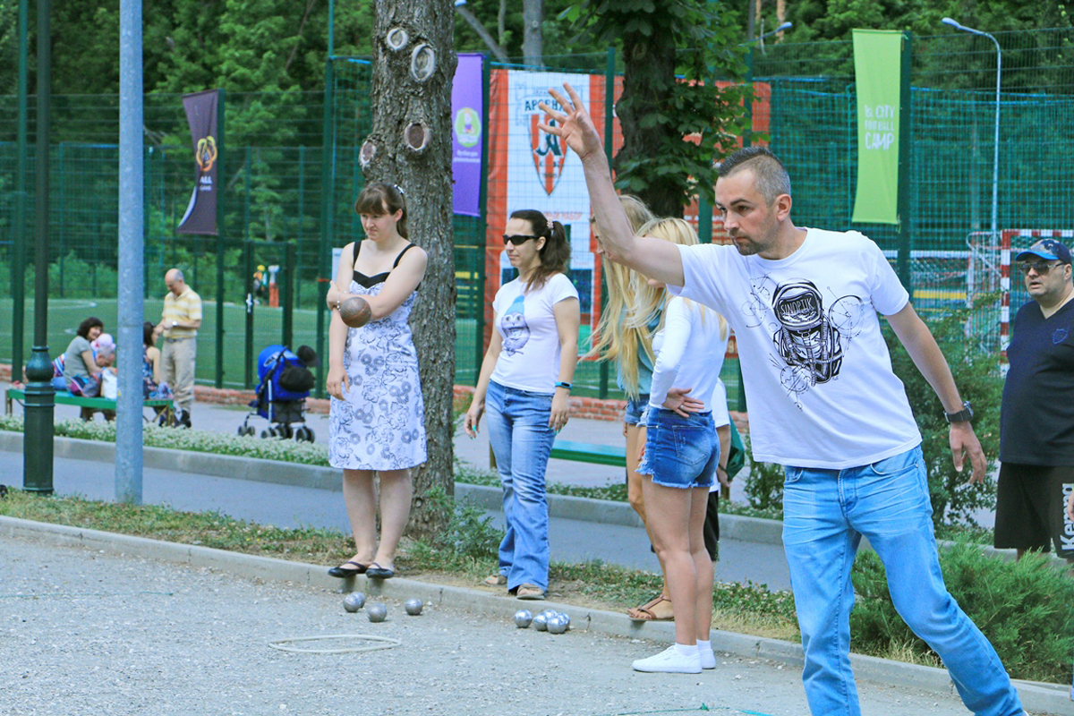 В Харькове прошел турнир по петанку среди СМИ (фото)