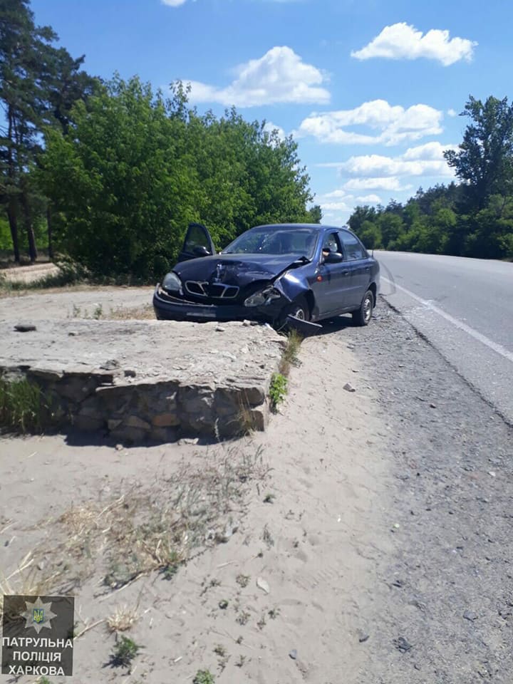 Авария на Мерефянском шоссе: пострадали женщина и годовалый ребенок (фото)