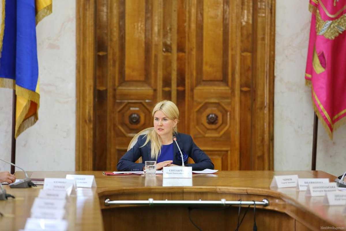 В работе центра админуслуг задействуем специалистов 20 служб - Светличная