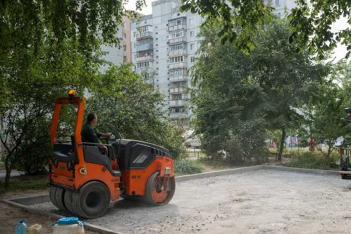 В Харькове отремонтируют более 300 внутриквартальных дорог