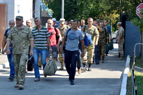 300 жителей Харьковcкой области отправлены на военные сборы (фото)