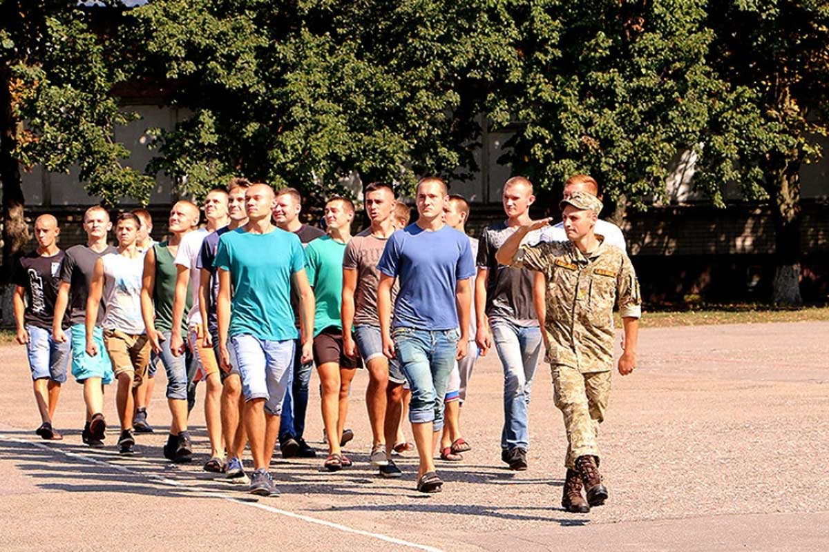 Харьковчан забирают в Нацгвардию (фото)
