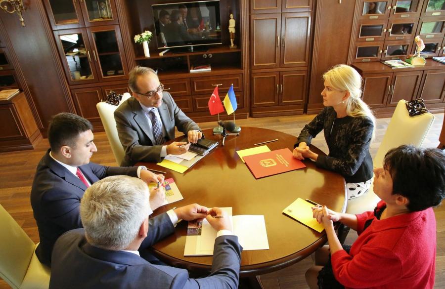 Бизнесу стоит присмотреться к Харьковской области - посол Турции
