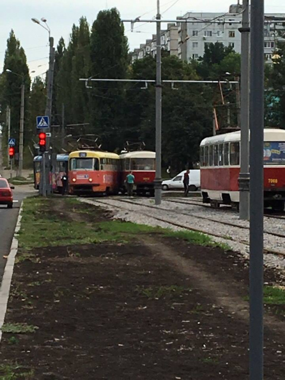 На Салтовке столкнулись трамваи