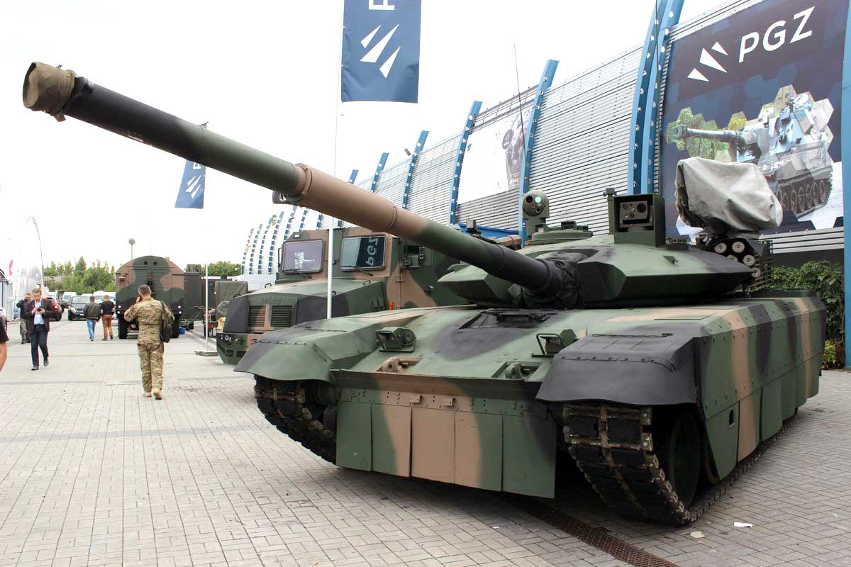 Харьковская пушка покорила польских танкистов