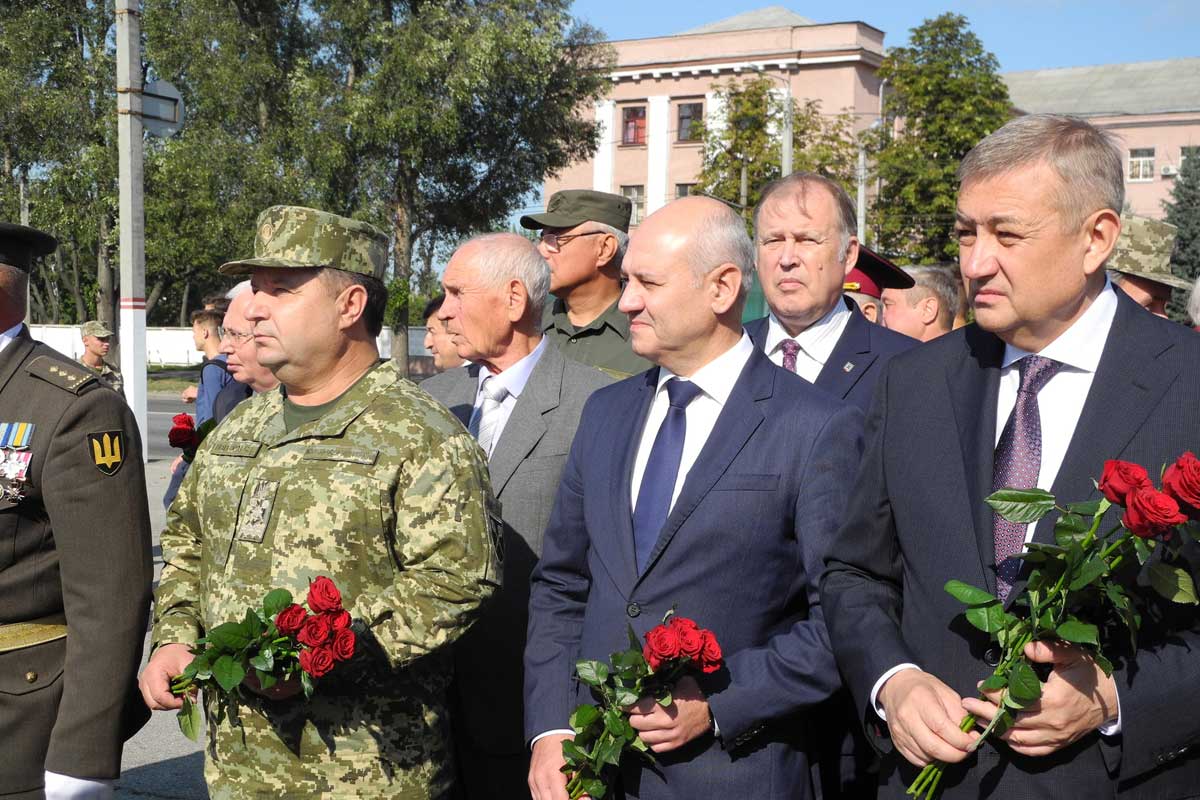 Создание в Харькове танкового института значимо для обороны страны - Полторак (фото)