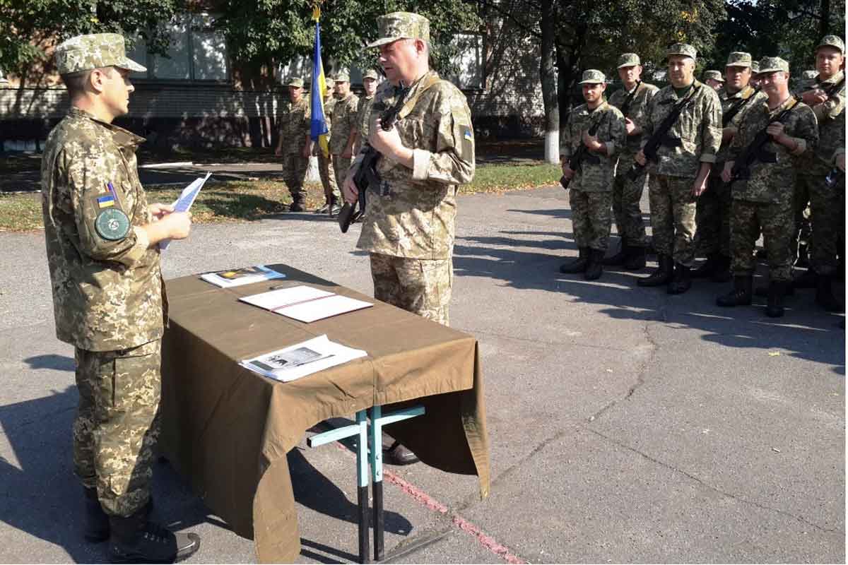 В Харьковом бойцы обороны приняли присягу