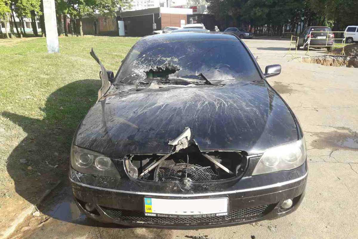 На Алексеевке сгорел BMW (фото)