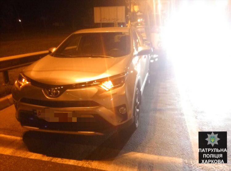 На проспекте Гагарина ЗИЛ врезался в Toyota RAV4 (фото)