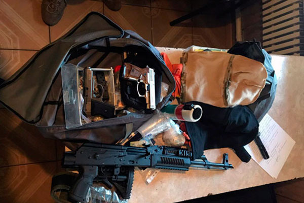 На въезде в Харьков задержали автомобиль с оружием (фото)
