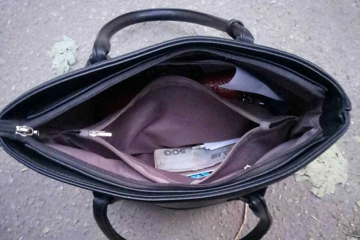 На ХТЗ нашли сумку с деньгами (фото)