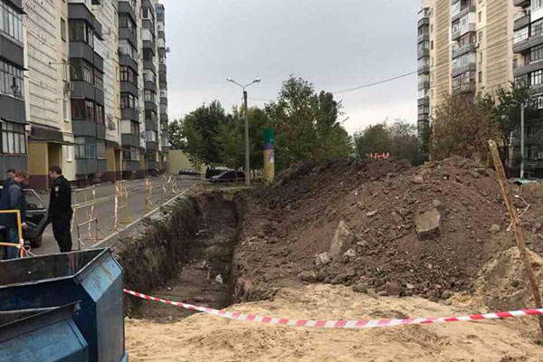 Полиция расследует смерть мужчины, который упал в котлован "ХТС"