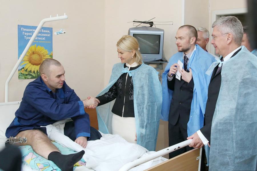Харьковскому госпиталю передали новое оборудование