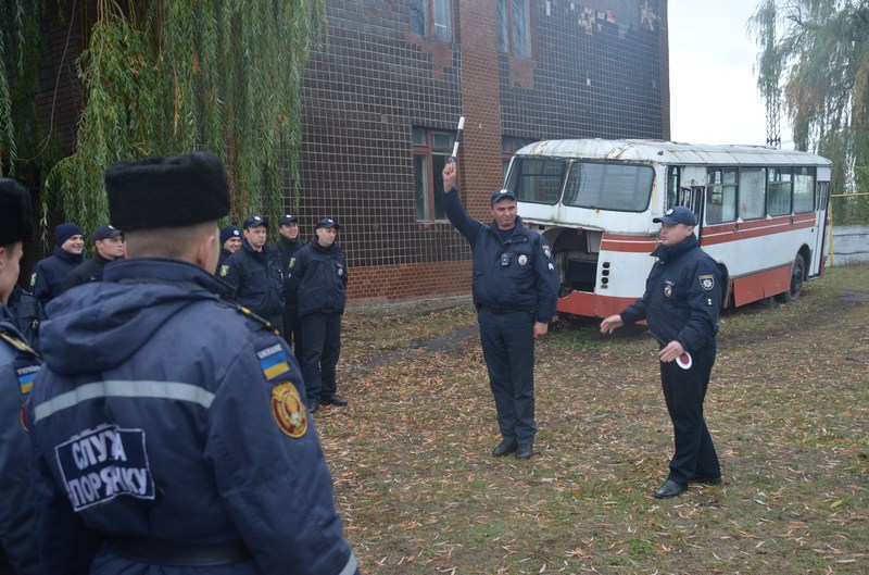 Харьковские полицейские учились психологической помощи в ДТП (фото)