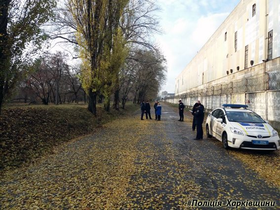 В Харькове посреди улицы ранен парень