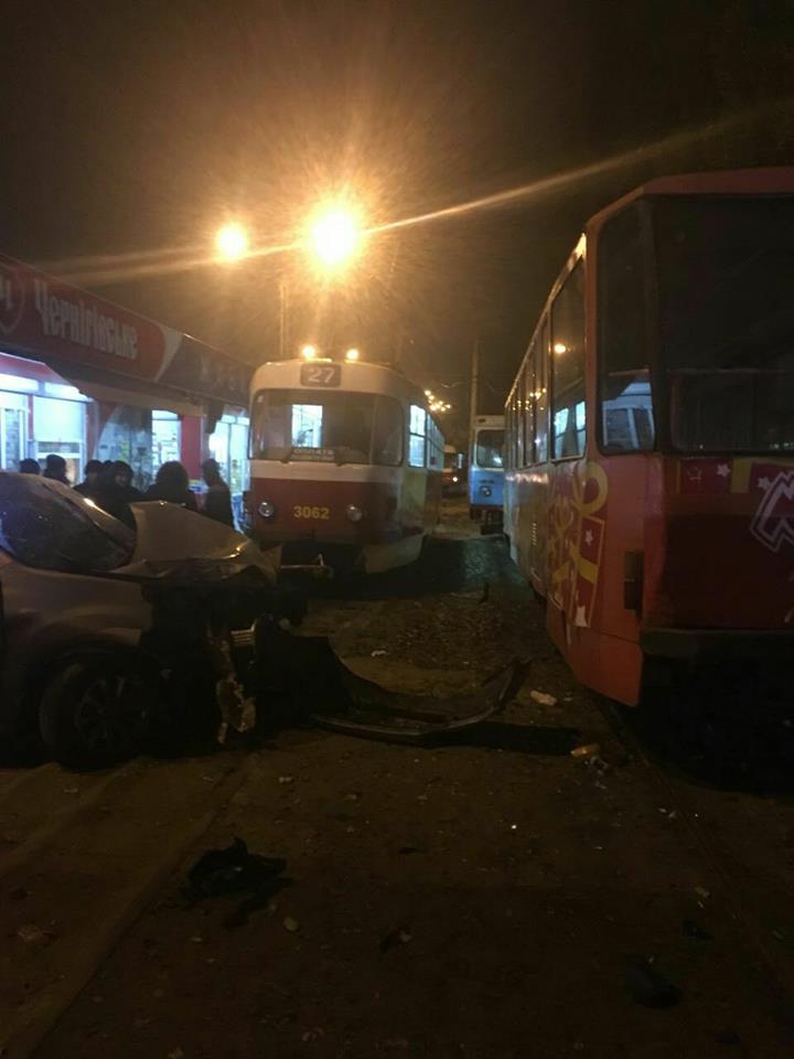 В Харькове трамвай попал в аварию (фото)