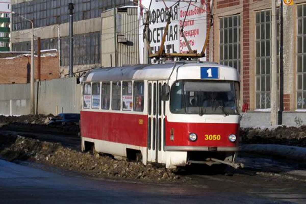 Завершен ремонт трамвайных путей на Ивановку