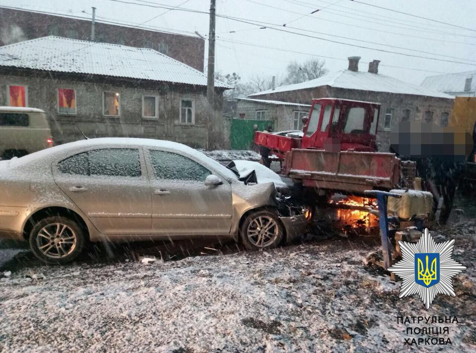 Легковушка влетела в трактор (фото)