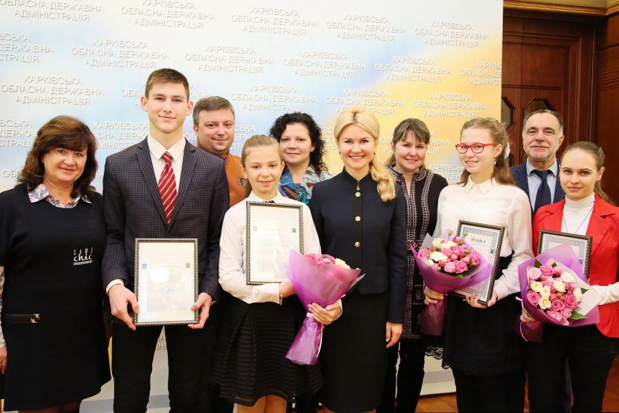 Светличная поздравила победителей литературного конкурса имени Шевченко