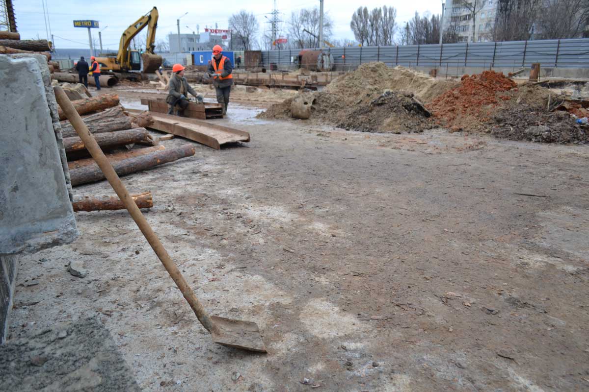 На Алексеевке строят тоннели метро (фото)