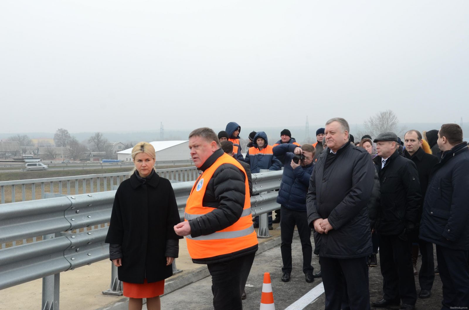 Под Харьковом открыли после ремонта мост