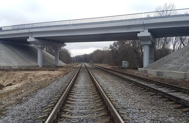Под Харьковом открыли мост после ремонта (фото)