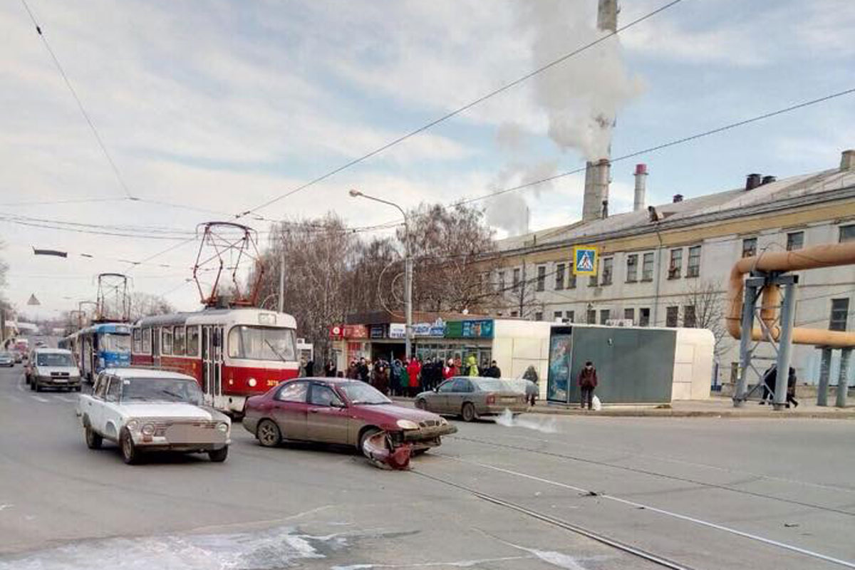 В Харькове стояли трамваи (фото)