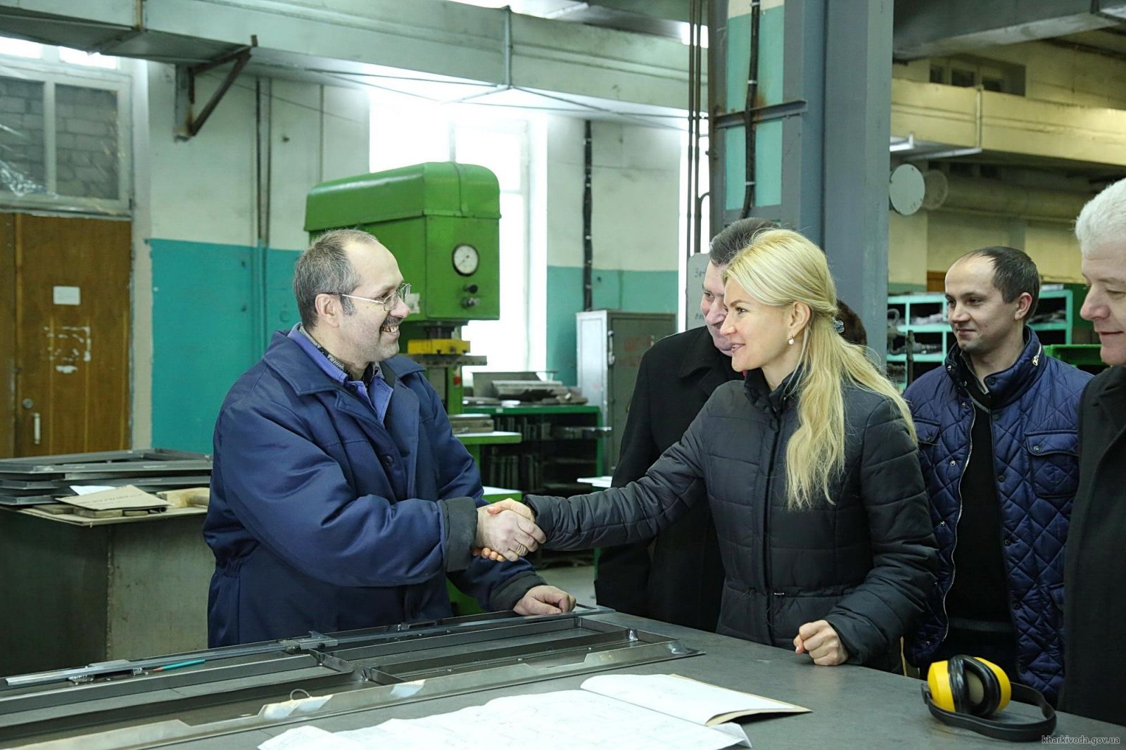 Светличная обещает повышение зарплат на харьковском заводе