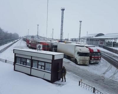 Затор на "Гоптовке": Россия начала пропускать фуры