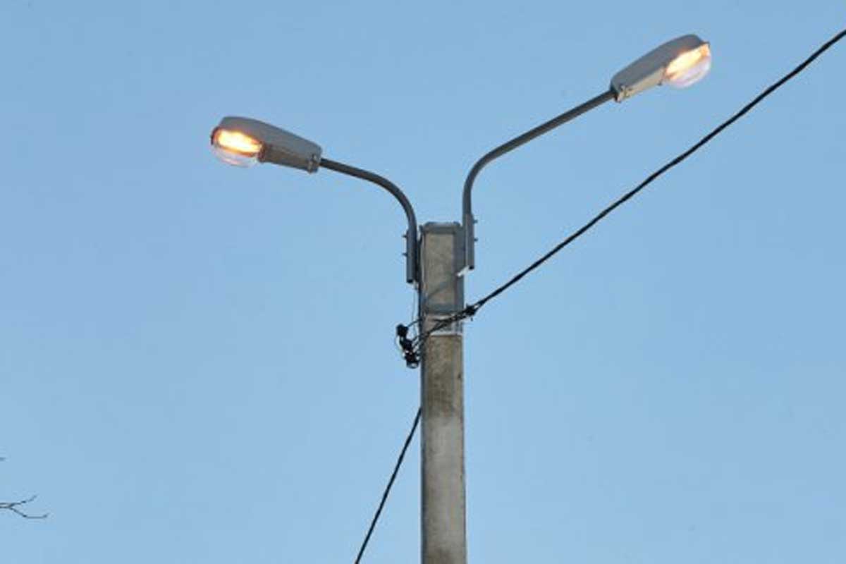 На Павловом Поле установили сотни светильников