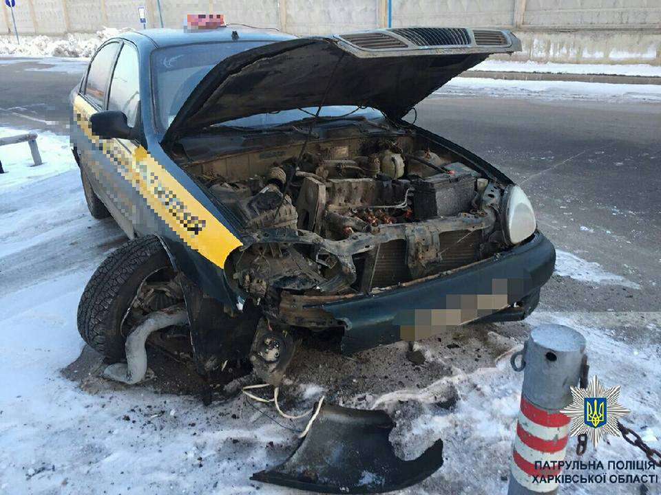На Гагарина - ДТП с такси, пострадала пассажирка (фото)