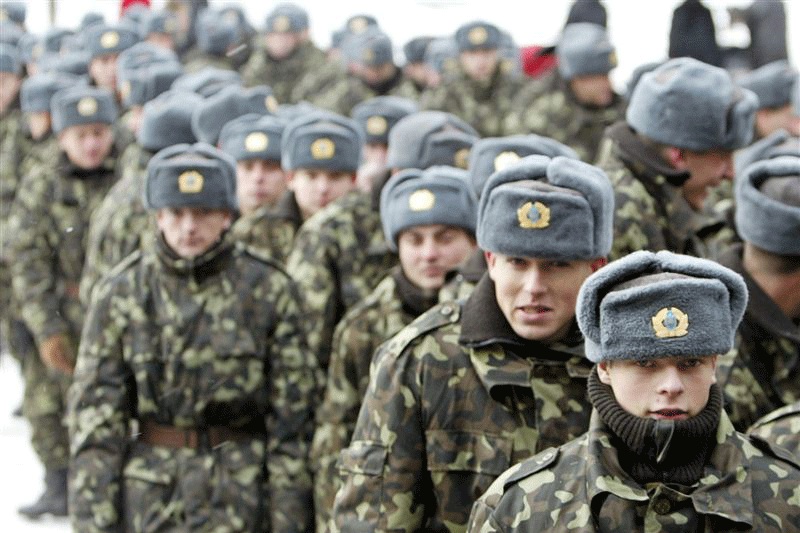 В военкоматы вызывают молодых харьковчан