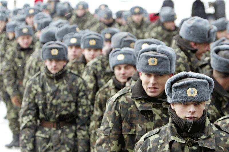 В военкоматы вызывают молодых харьковчан