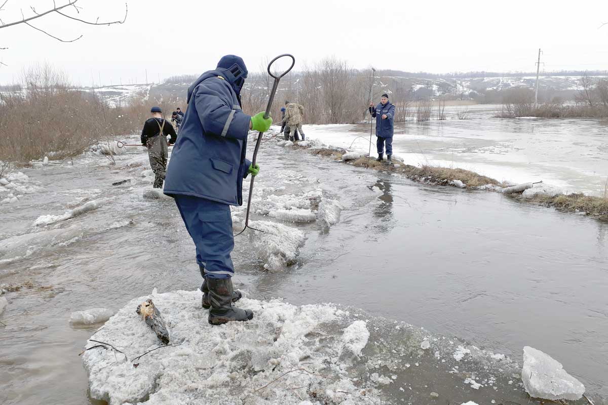 Под Харьковом подтопило село (фото)