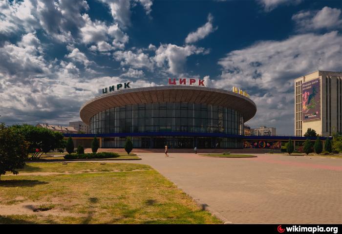 Харьковчане просят отремонтировать площадь