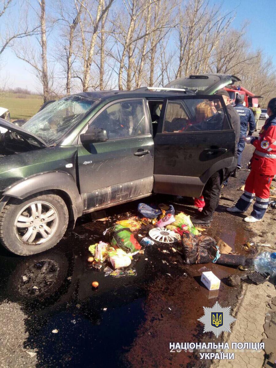 В Сети появились фото и видео крупной аварии под Харьковом